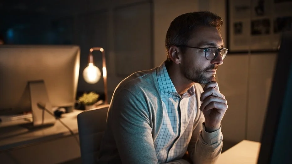 The Challenge of AI in Finance: Balancing Efficiency with Human Oversight