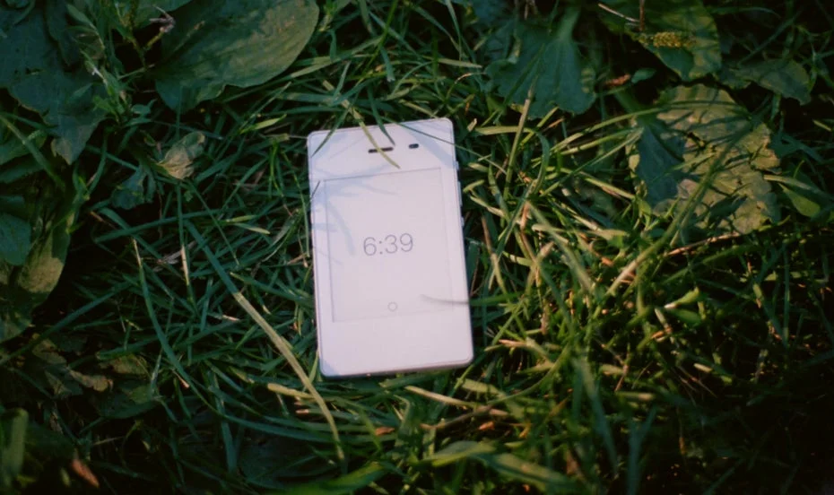 Revisiting Simplicity: The Rise of Dumbphones in a Digital World