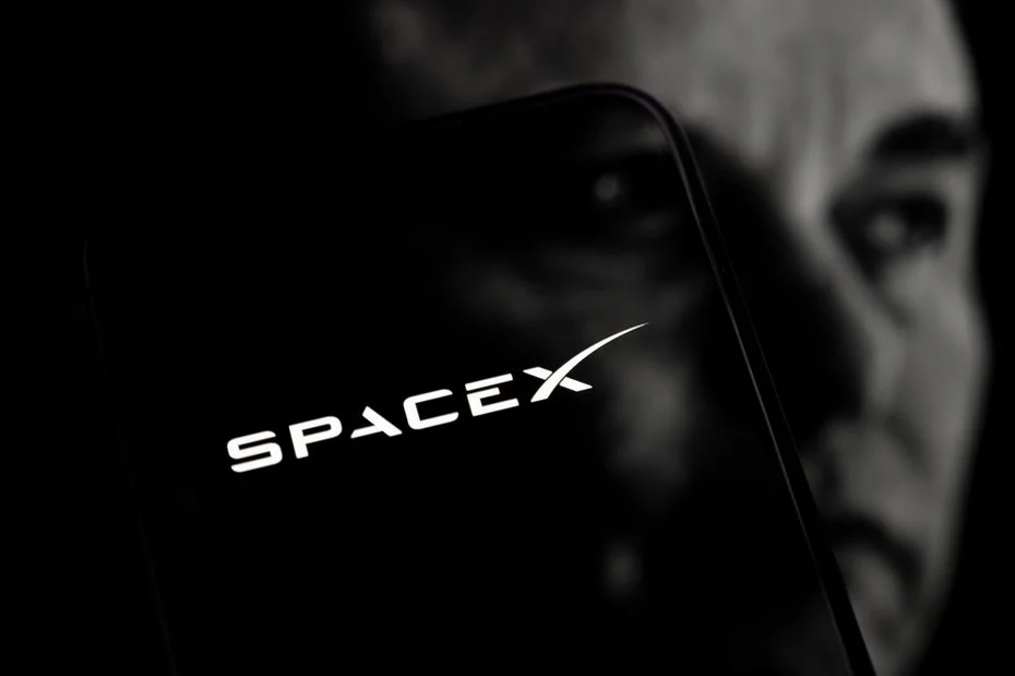 Is SpaceX Working on Its Own Smartphone?