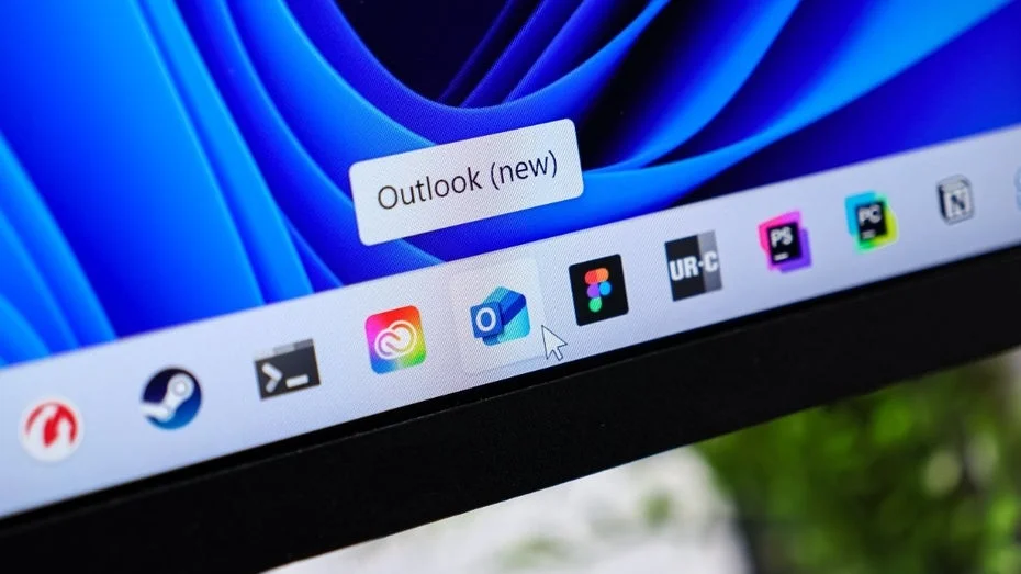 New Outlook Struggles with Notification Issues: Here's How to Access Your Emails Quickly