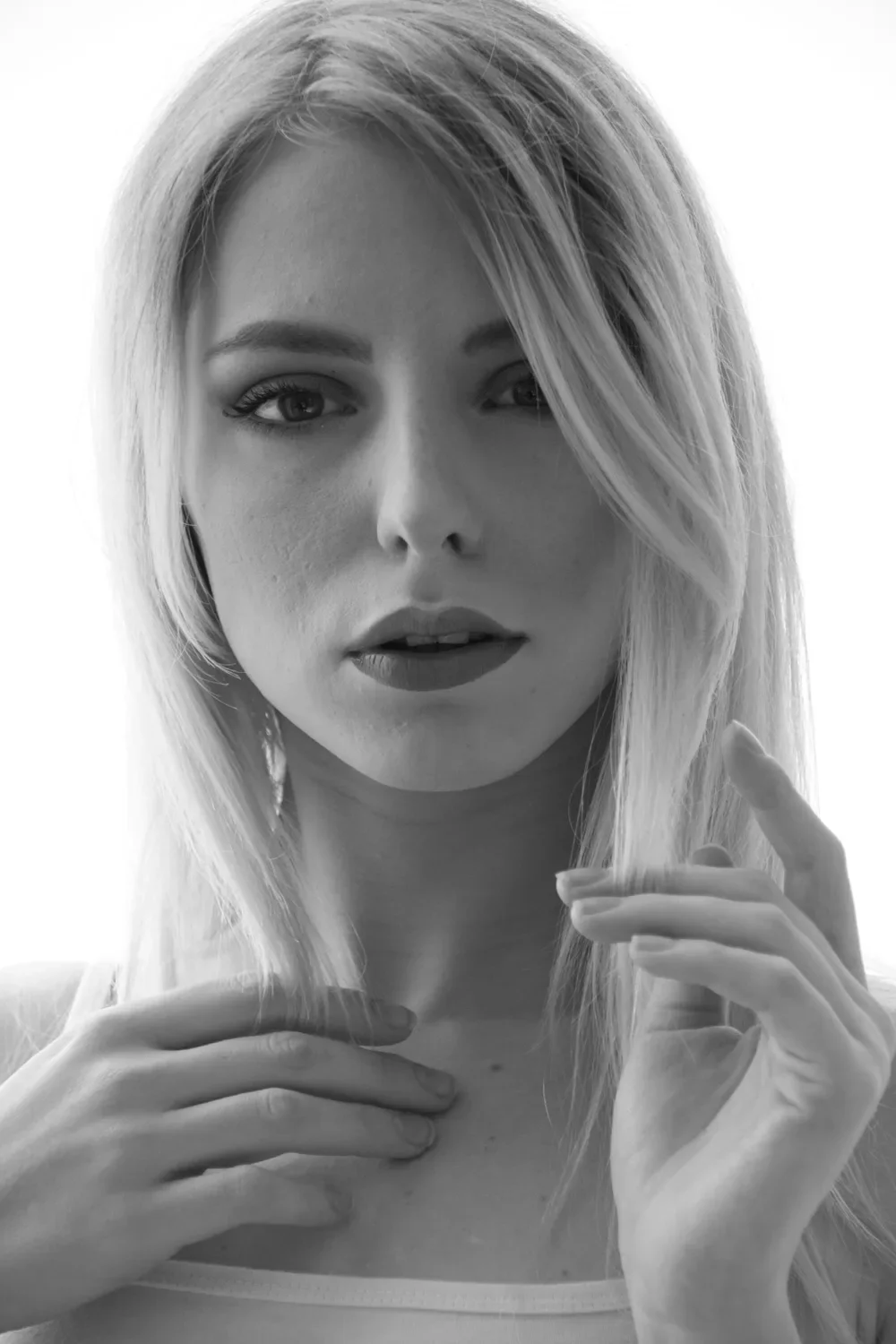 The Art of Editorial Lifestyle Photography for Women with Style